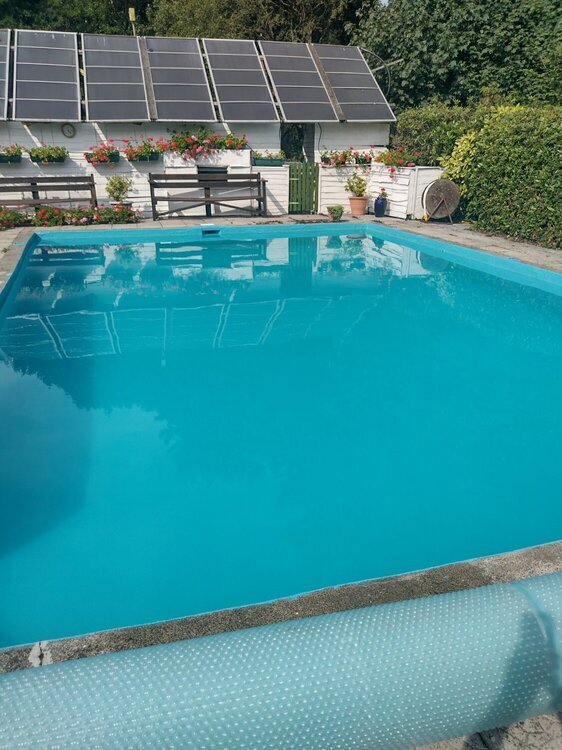 MainPool.jpg.515dbe356b953f71a6bd8eeacbca79e9.jpg